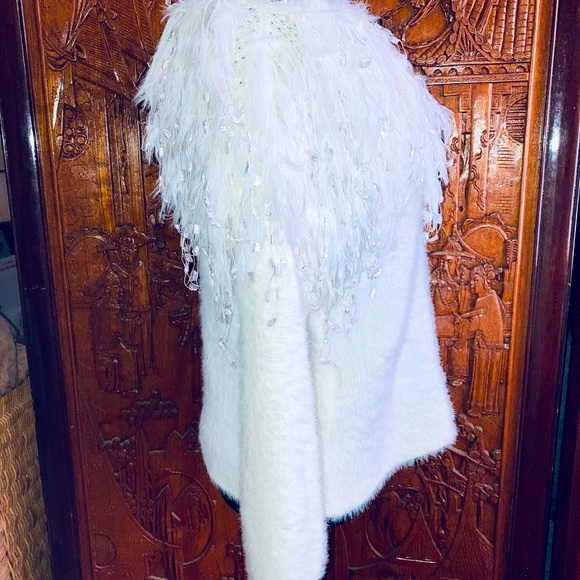 Main Strip warm fuzzy fringe sweater top - Picture 3 of 9